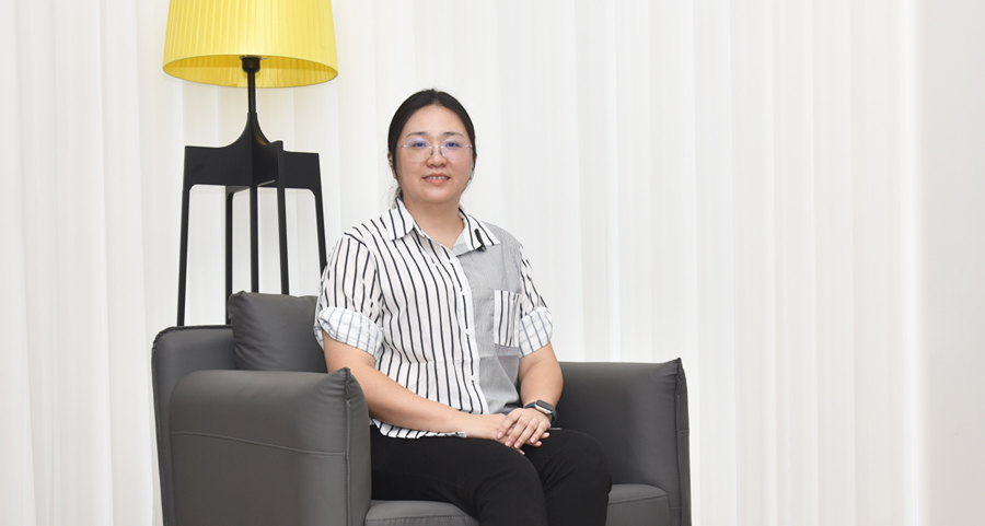1、李总个人照.jpg 1、李总个人照.jpg